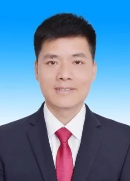 王洪成