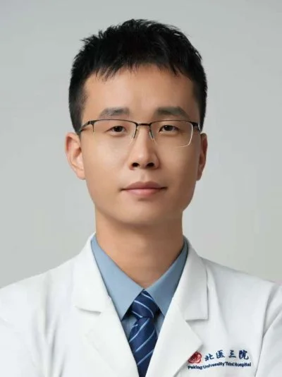 史尉利